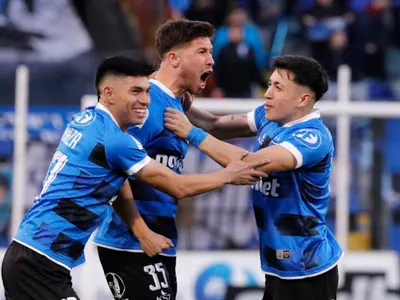 Hinchas de Colo-Colo arremeten en redes sociales y piden al primer refuerzo para 2024: «Lo traigo de una»