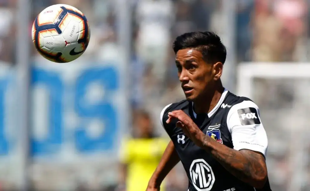 Andrés Vilches defendiendo la camiseta de Colo-Colo.