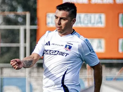 [VIDEO] Está intacto: Gonzalo Fierro se luce con gol de tiro libre para Colo-Colo en la Gira Centenario