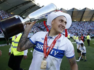 ¿No se cansa?: Nicolás Castillo se burla de hincha albo desde su cuenta de Instagram