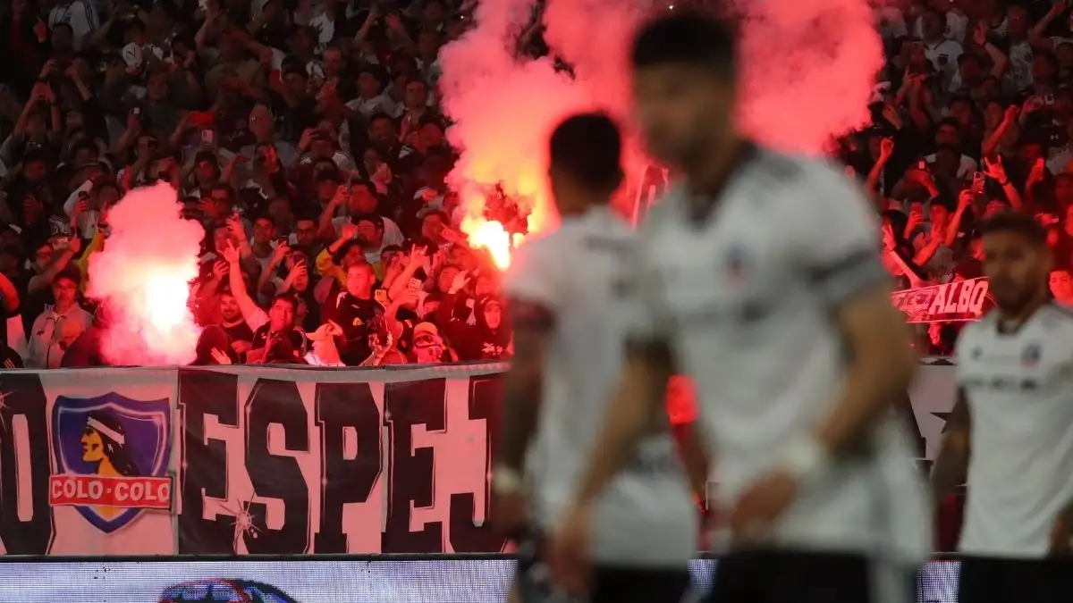 Colo-Colo podría recibir sanciones.