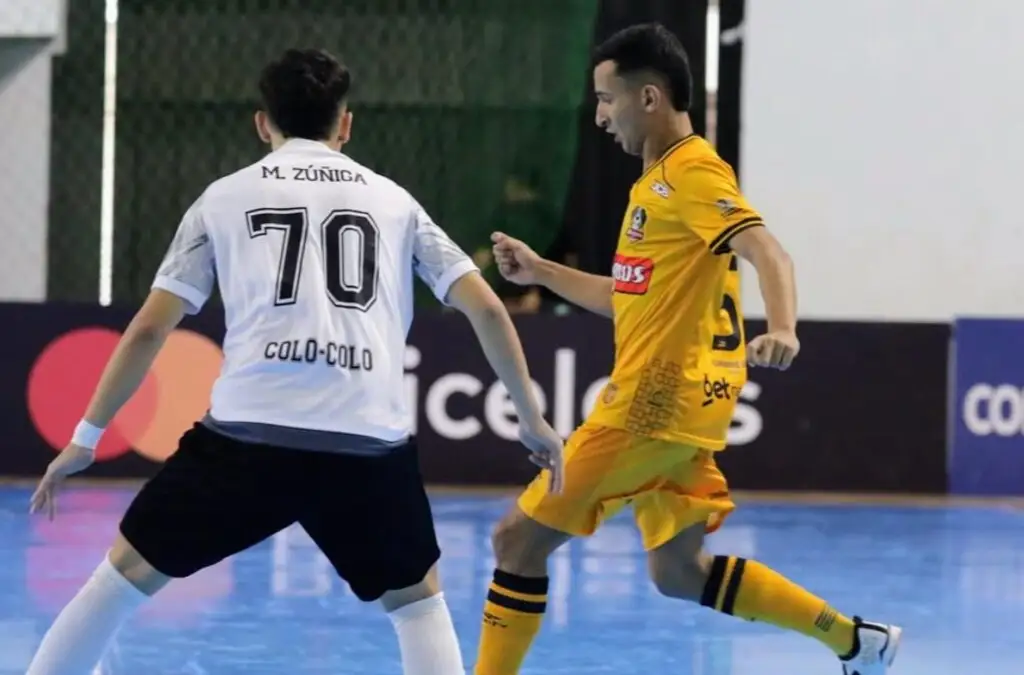 Colo-Colo puede clasificar a cuartos de final como mejor tercero.