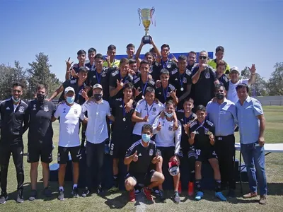 Figuras juveniles de Colo-Colo podrían hacer su debut