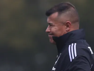 «Queda como queja, pero…»: Jorge Almirón vuelve a justificar mal juego de Colo-Colo con factor externo