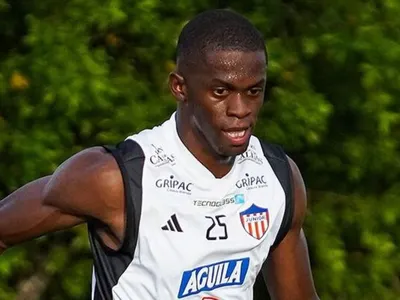Refuerzo de Junior advierte a Colo-Colo antes del cruce por Copa Libertadores