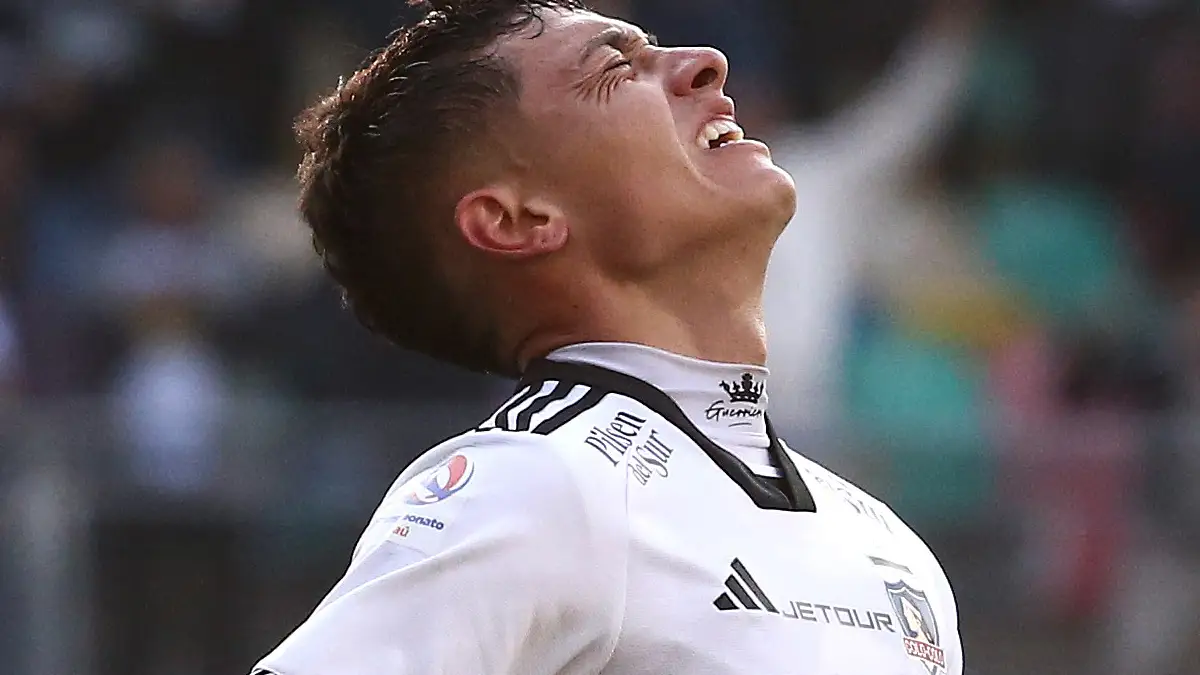 Cristián Zavala salió lesionado del entrenamiento de este sábado en Colo-Colo.