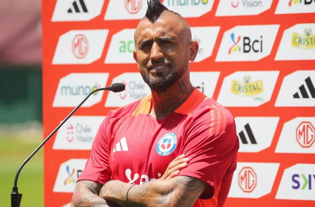 Arturo Vidal podría ser capitán en la doble fecha frente a Perú y Venezuela.