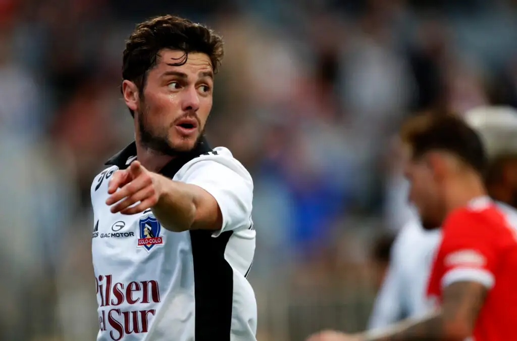 Marco Rojas asoma como titular para el duelo ante Everton de Viña del Mar.