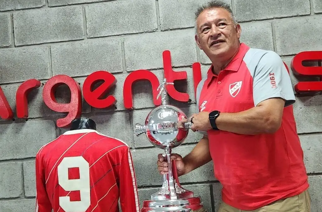 Claudio Borghi vuelve al fútbol con Argentinos Juniors.