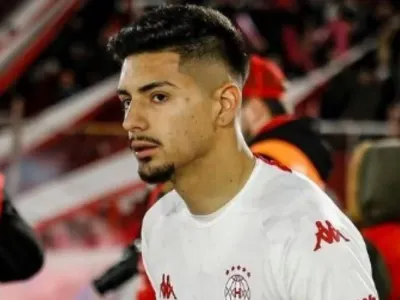 Huracán abrió la billetera: El monto que recibirá Colo-Colo tras la compra de Williams Alarcón