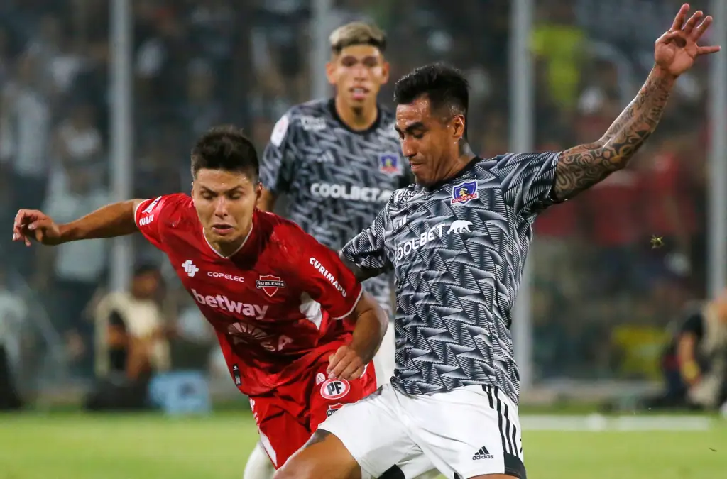 Colo-Colo buscará el triunfo ante Ñublense.
