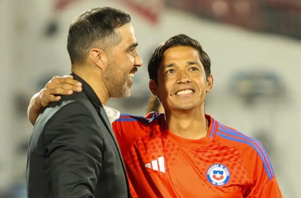 Claudio Bravo eligió a Matías Fernández como el mejor jugador que vio en Colo-Colo.