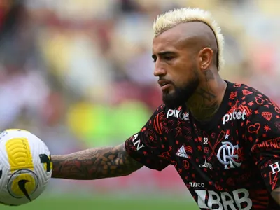 Flamengo le da un duro golpe a Arturo Vidal y Colo-Colo comienza a sobarse las manos