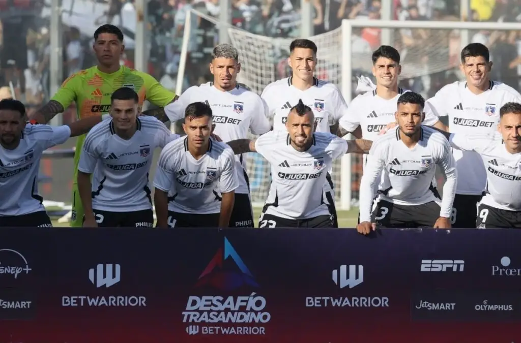 Colo-Colo cayó ante Racing Club de Avellaneda por 3-0 en el Estadio Monumental.
