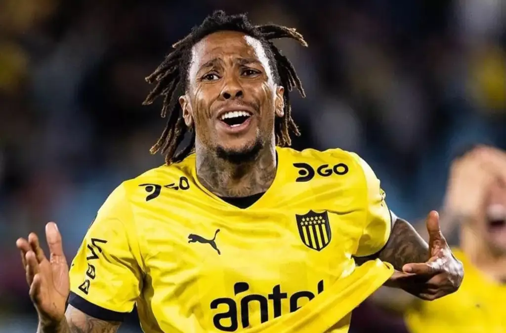 Abel Hernández no renovará contrato con Peñarol y genera interés en Colo-Colo.