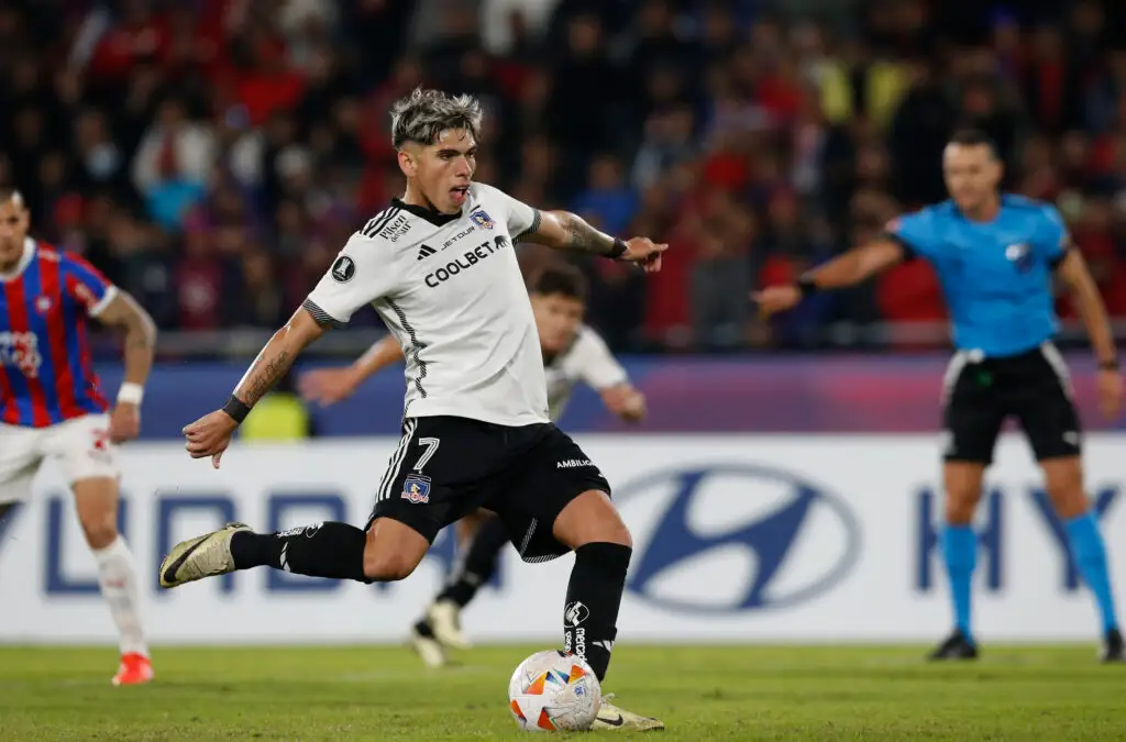 Aún no se confirma la presencia del jugador ante los caleranos, pero tampoco lo descartan. Cesar Olmos/Photosport.