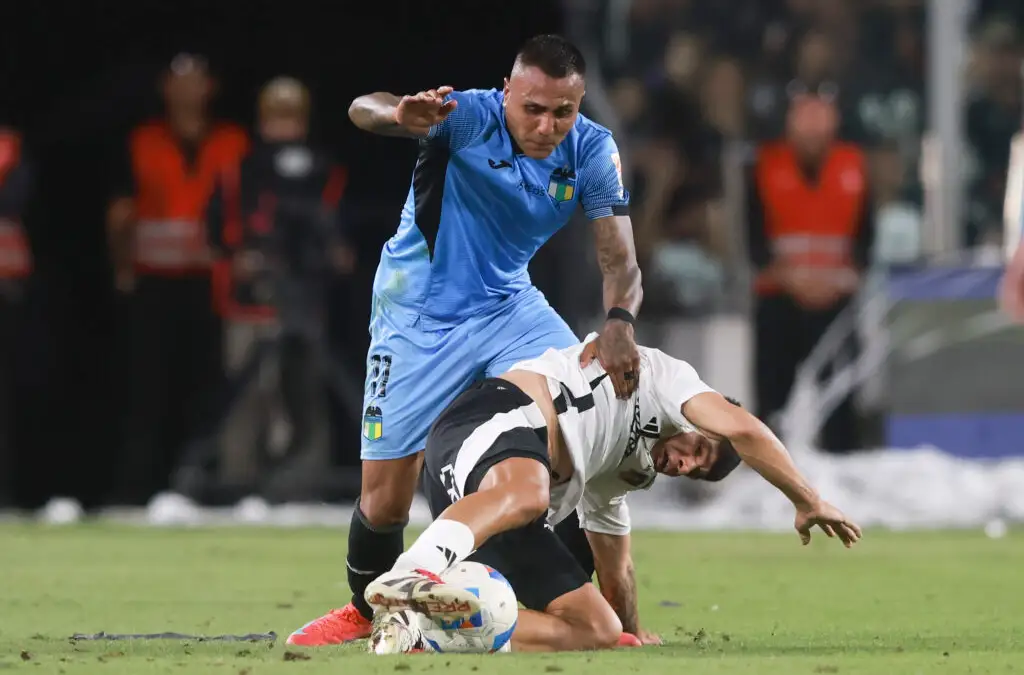 Claudio Aquino fue amonestado frente a O’Higgins.