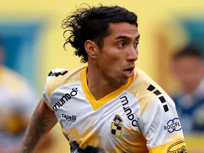 ¿Se aleja de Colo-Colo? La decisión que tomó Luciano Cabral que podría repercutir en su futuro