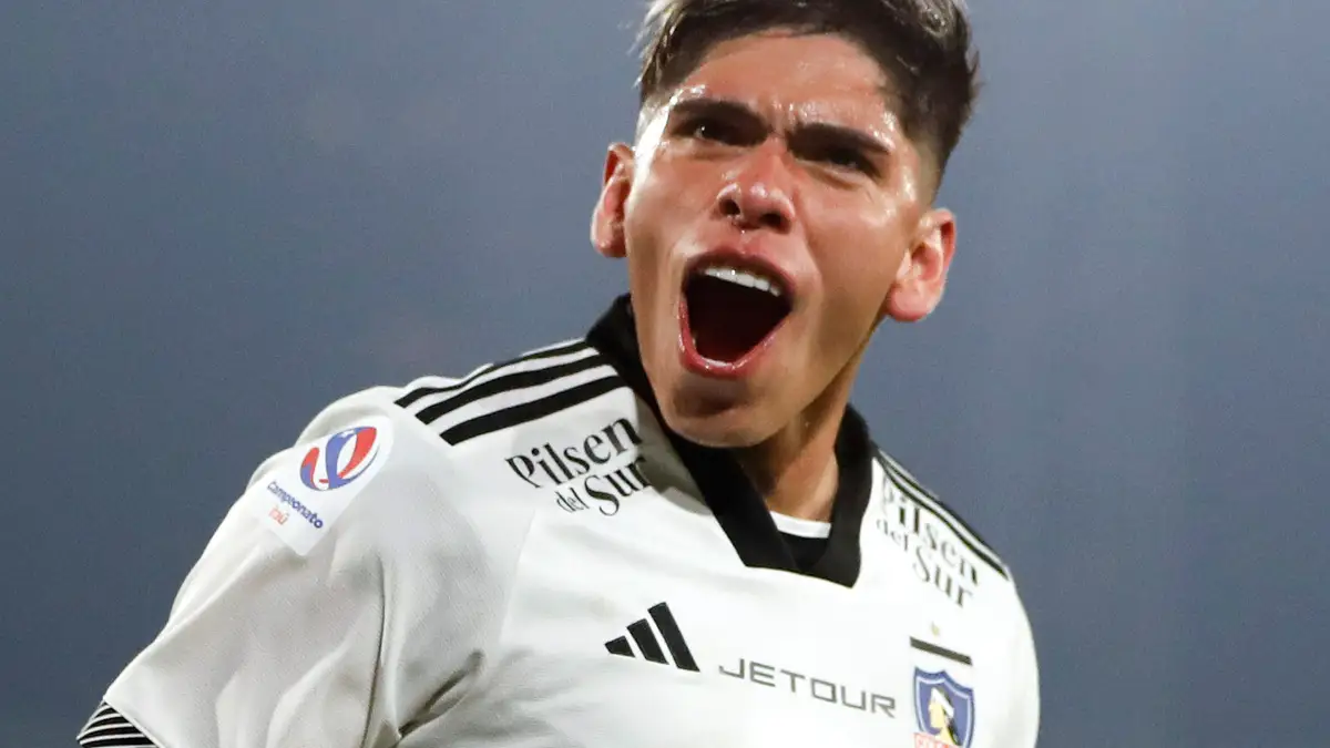 Carlos Palacios fue una de las figuras de Colo-Colo en el triunfo frente a Junior de Barranquilla.