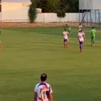 ¡De antología! Ex Colo-Colo se despacha un tremendo golazo de chilena, pero lamentablemente se lo anulan