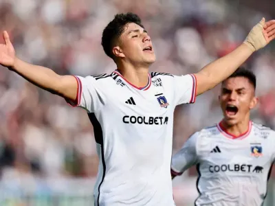 «Perfecto delantero moderno»: Desde Inglaterra ponen los ojos en Damián Pizarro
