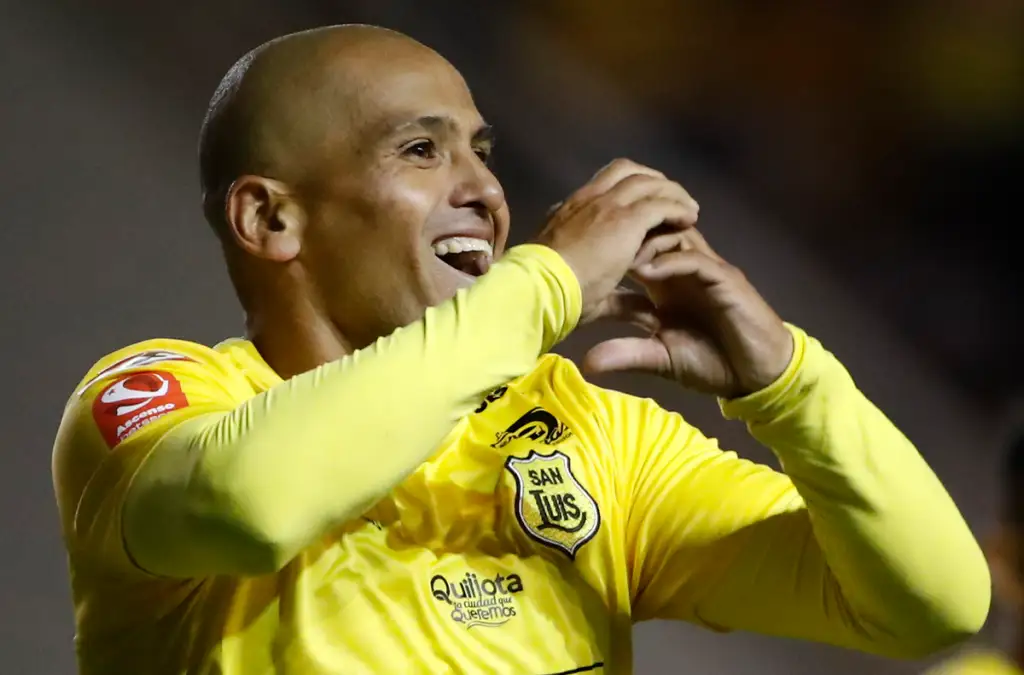 Humberto Suazo terminó su temporada 2023 con San Luis de Quillota.