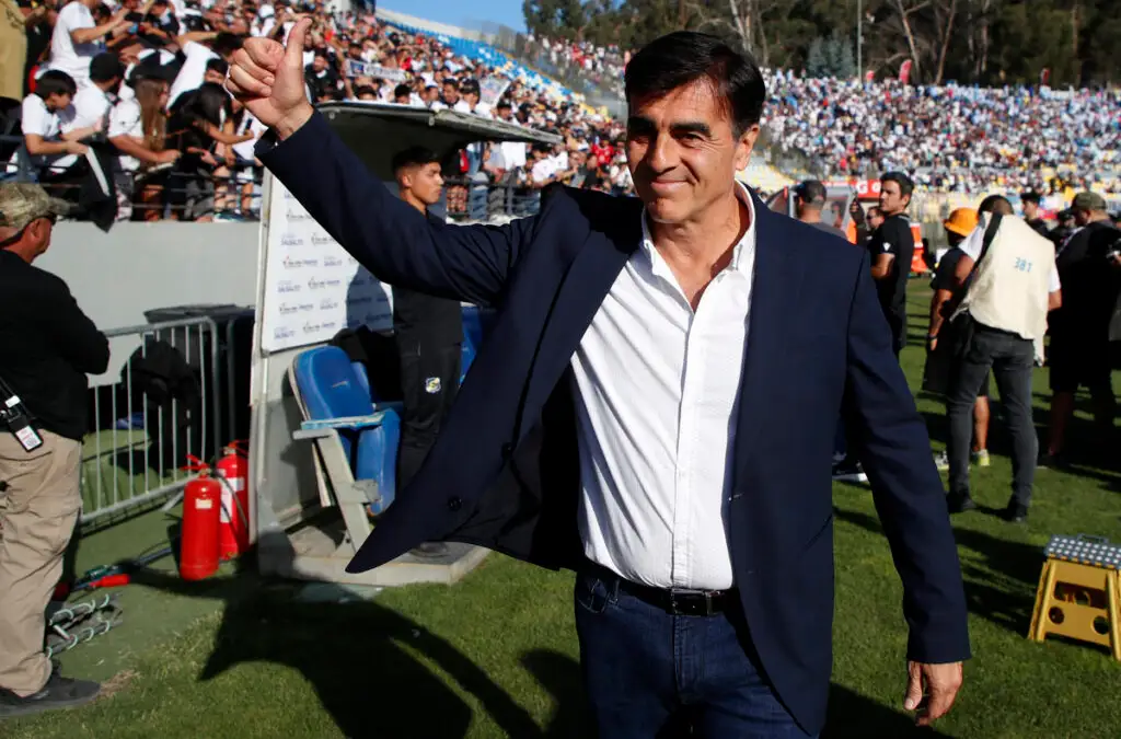 Gustavo Quinteros tiene buenos números enfrentando a Universidad de Chile.