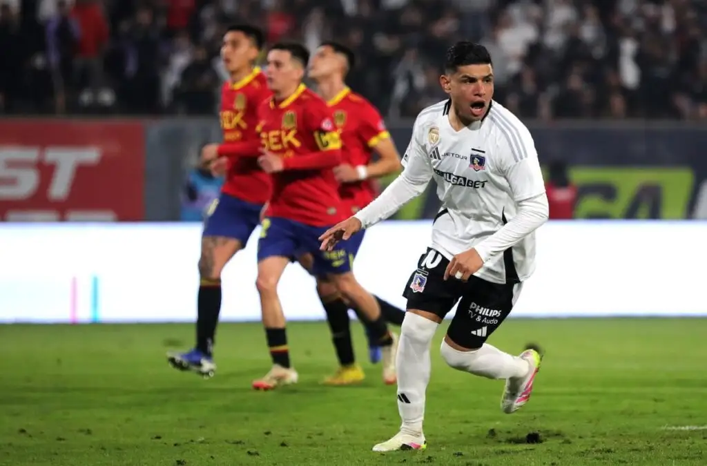 Colo-Colo venció a Unión Española en su último duelo de la Liga de Primera.