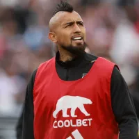 [VIDEO] Sólo atendió a los hinchas: Así se retiró Arturo Vidal tras el último entrenamiento de Colo-Colo