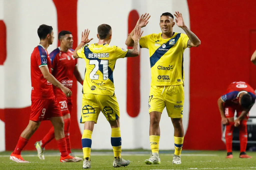 Futbol, Union La Calera vs Everton.
Fecha 9, campeonato Nacional 2024.
El jugador de Everton Rodrigo Contreras, celebra su gol contra Union La Calera durante el partido de primera division realizado en el estadio Nicolas Chahuan de La Calera, Chile.
19/04/2024
Sebastian Cisternas/Photosport

Football, Union La Calera vs Everton.
9th turn, 2024 National Championship.
Everton player Rodrigo Contreras, celebrate scoring against Union La Calera during the first division match at the Nicolas Chahuan stadium in La Calera, Chile. 
19/04/2024
Sebastian Cisternas/Photosport