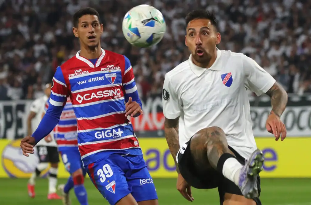 Colo-Colo buscará conseguir un triunfo ante Fortaleza por Copa Libertadores.