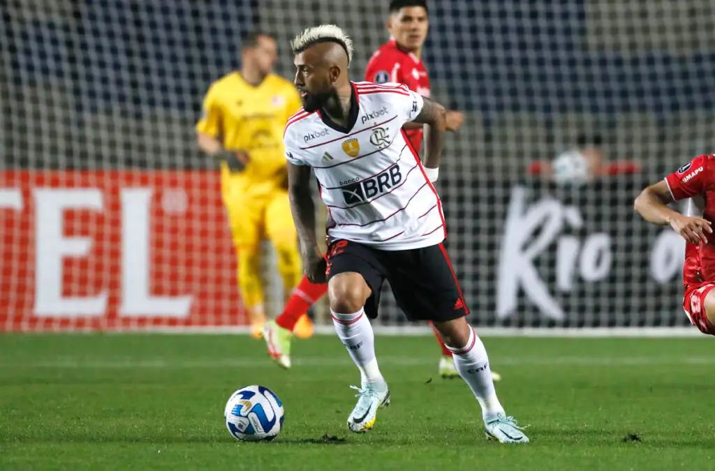 Arturo Vidal partiría a Medio Oriente según Marco Sotomayor.