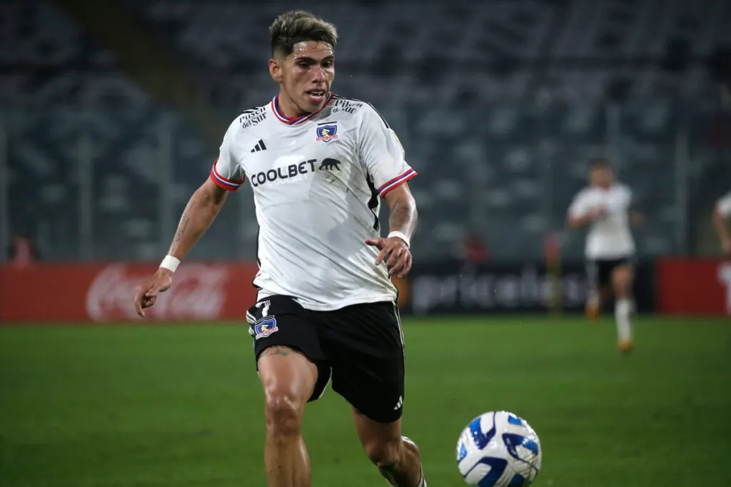 Carlos Palacios en el partido frente a Boca Juniors por Copa Libertadores.