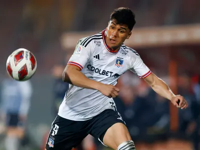 El llamativo consejo a Damián Pizarro de un ex Colo Colo: «Tiene que dormir con la pelota»