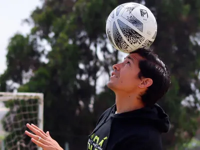 Ídolo total: El primer gran gesto de Matías Fernández tras retirarse del fútbol profesional