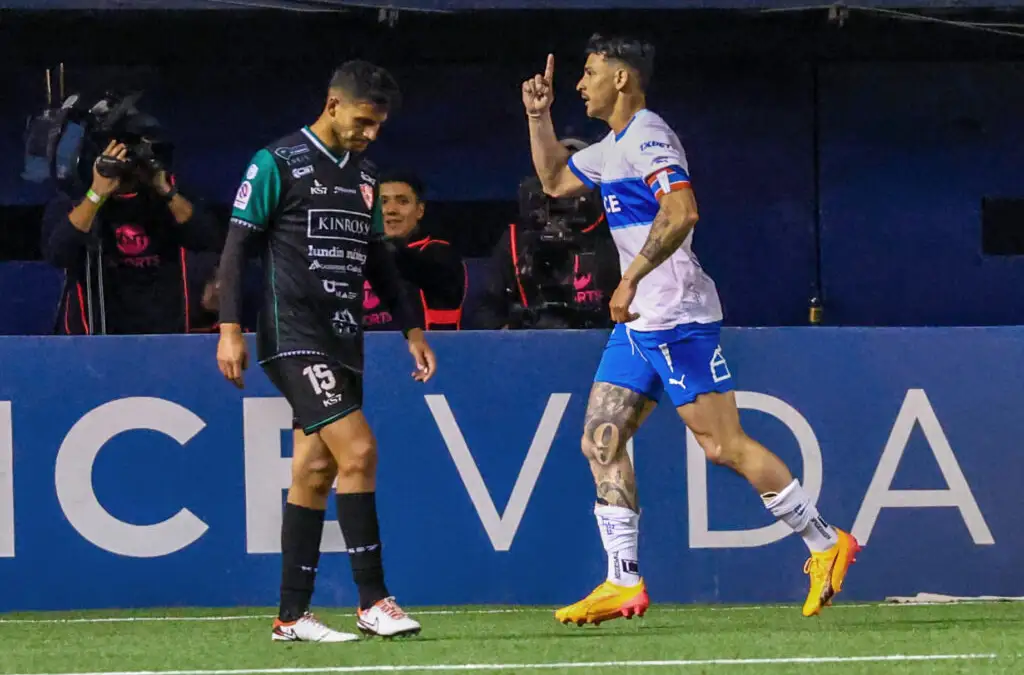 Universidad Católica goleó a Deportes Copiapó en el Campeonato Nacional.