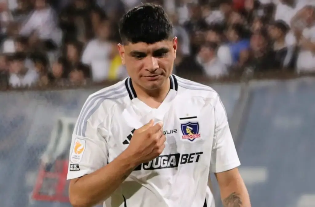 Claudio Aquino criticó el estado del campo de juego.