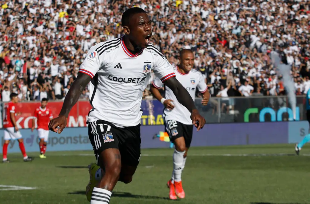 Fabián Castillo es uno de los jugadores que quiere seguir en Colo-Colo.
