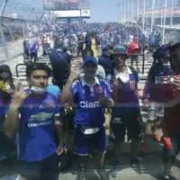 Ya se vive el Superclásico: La ‘cálida’ bienvenida que le dieron a los hinchas de la U en el Estadio Monumental