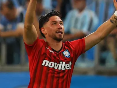 La de Colo-Colo era mejor: La polémica oferta que presentó Independiente para fichar a Felipe Loyola