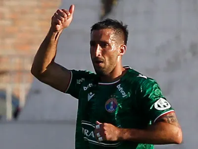 Sonaron en el pasado: Los 3 delanteros que están libres y Colo-Colo podría fichar a costo cero