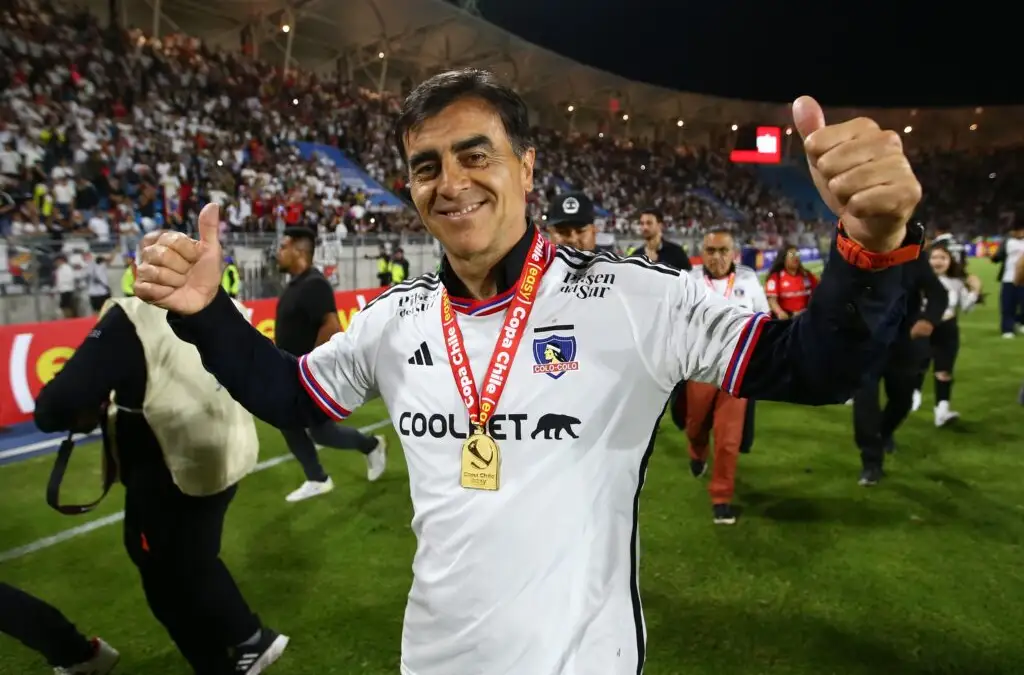 Gustavo Quinteros suena como opción para dirigir Colo-Colo.