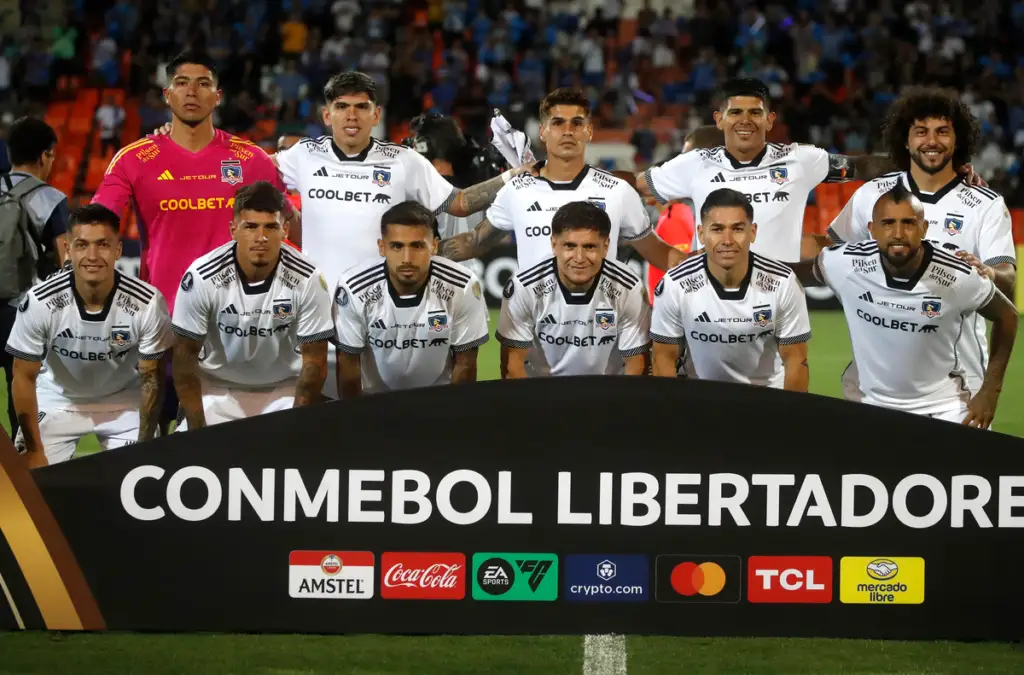 Formación titular de Colo-Colo en la revancha ante Godoy Cruz en el Estadio Monumental.