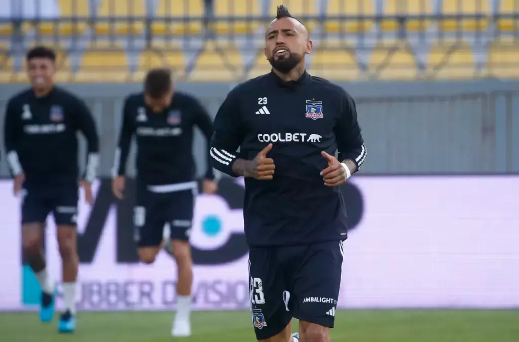 Futbol, Everton vs Colo Colo.
Copa Vina del Mar 2024.
El jugador de Colo Colo Arturo Vidal antes del partido amistoso de la Copa Vina del Mar contra Everton realizado en el estadio Sausalito de Vina del Mar, Chile.
27/01/2024
Sebastian Cisternas/Photosport

Football, Everton vs Colo Colo.
2024 Copa Chile Friendly Championship.
Cool Colo«s player Arturo Vidal, prior to the Copa Vina friendly Championship match against Everton at the Ssusalito stadium in Vina del Mar, Chile.27/01/2024
Sebastian Cisternas/Photosport