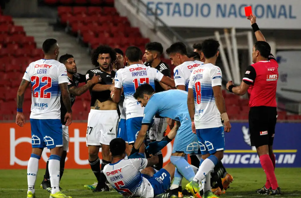 Maximiliano Falcón es apuntado como un jugador ‘sucio’.