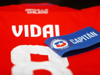 La férrea defensa a la convocatoria de un Arturo Vidal que vuelve como capitán: “No es un ejemplo de vida”