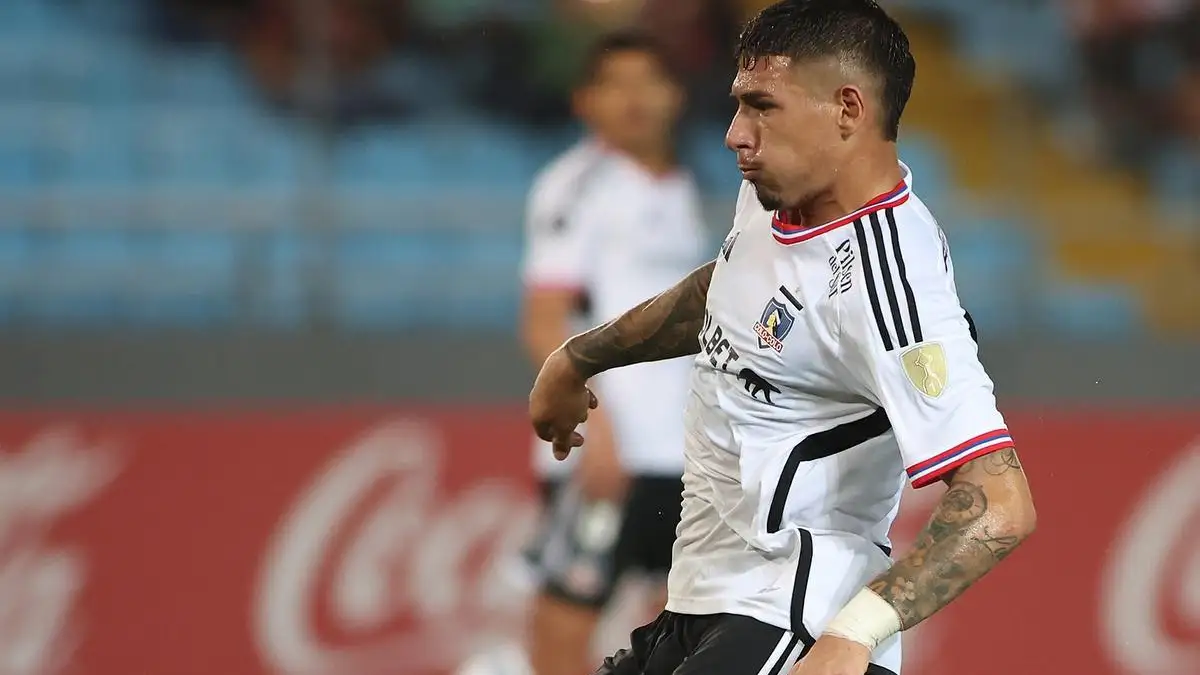 Alan Saldivia enfrentando a Monagas con Colo-Colo en la Copa Libertadores.