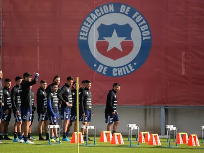 Oficial: Siete ex Colo-Colo y el gran anhelo de Gustavo Quinteros son nominados a la Selección Chilena