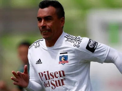 «Eso nunca lo he contado»: Esteban Paredes desclasificó duro ‘apretón’ cuando Colo-Colo peleaba el descenso