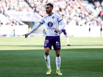 [VIDEO] Gabriel Suazo deleita a los fanáticos del Toulouse con increíble jugada desde su propia área
